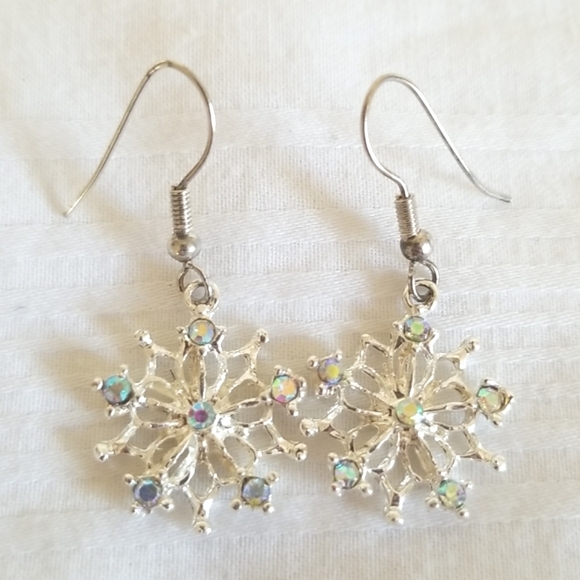 Silver Snowflake Aurora Borealis Rhinestone Earrings - Picture 1 of 3